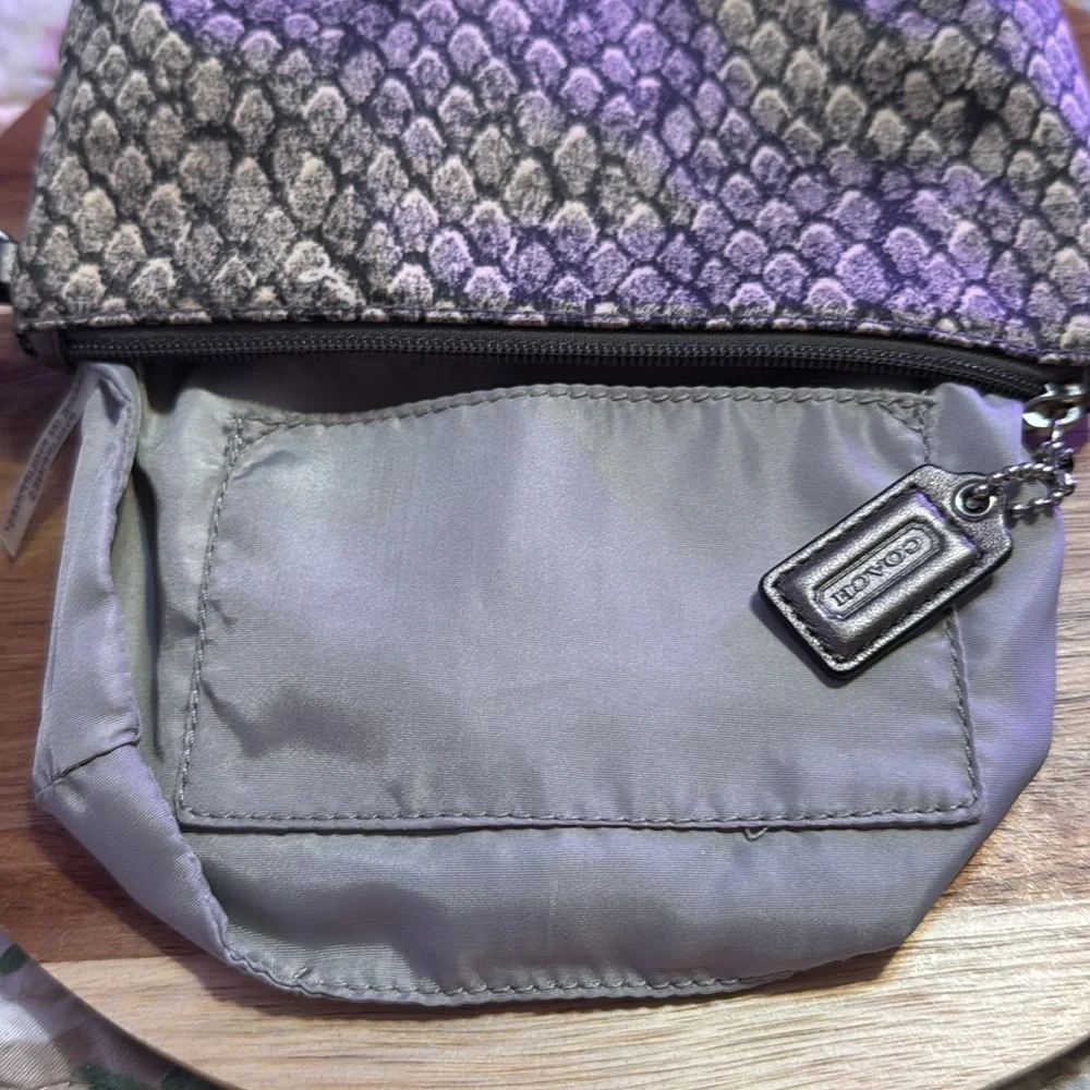 Coach Turnlock VTG NWOT silver/gunmetal,glamorous wristlet,brand charm,genuine,